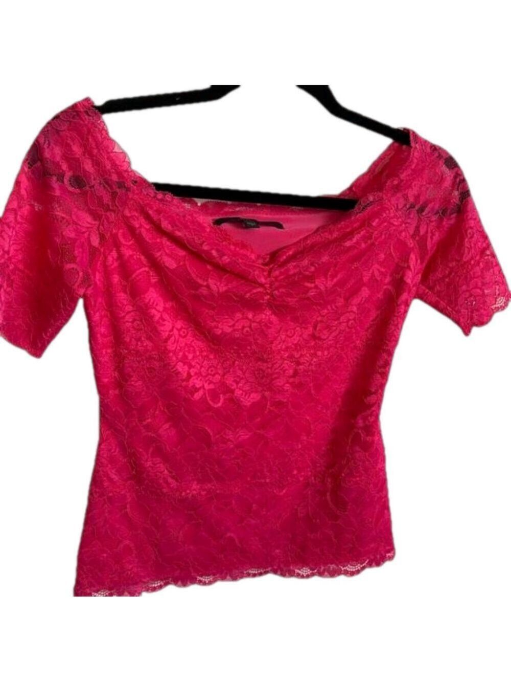 Guess Los Angeles lined lace soft pink sweetheart neckline off the shoulder top